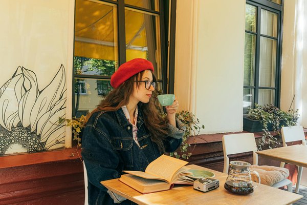 Avantages d'un animal pour aînés: bien-être et lien social